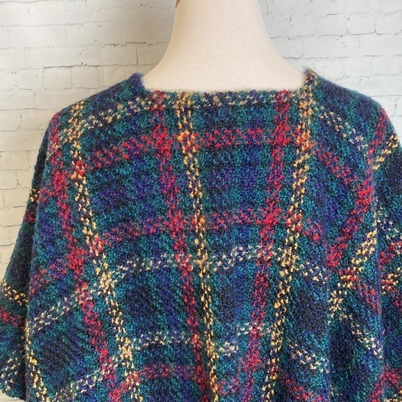 BOYNE VALLEY WEAVERS HANDMADE TARTAN PLAID WOOL FRINGED SHAWL CAPE Ireland Irish - Picture 9 of 16